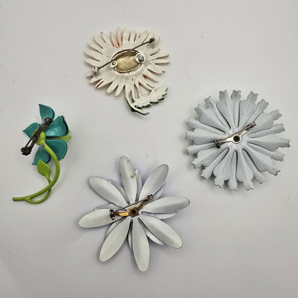 Mid-Century Enamel Flower Brooches Retro Colorful Lot - Picture 2 of 7